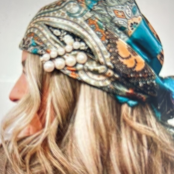 Queen of Pearls Clip Set - Picture 2 of 5